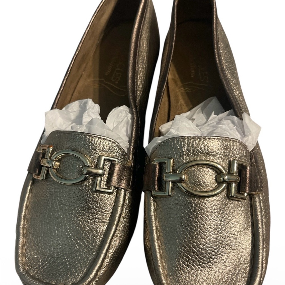 AEROSOLES  casual women’s gold Loafers size 8.5 - Picture 11 of 16